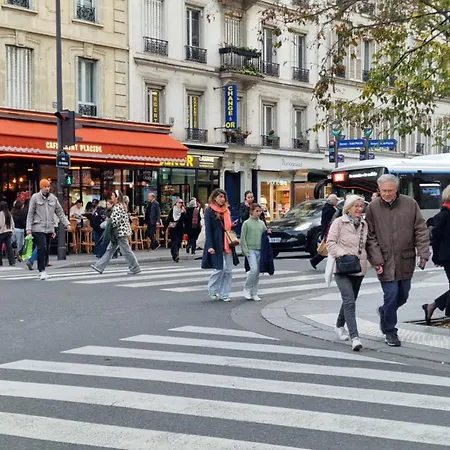 Gare Montparnasse 1 minute, awesome&paceful place , 5 minute Eiffel tour&Louvre meusm center,saint germain des prés Appartamento *